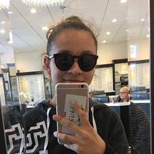 Meet your Posher, Renee